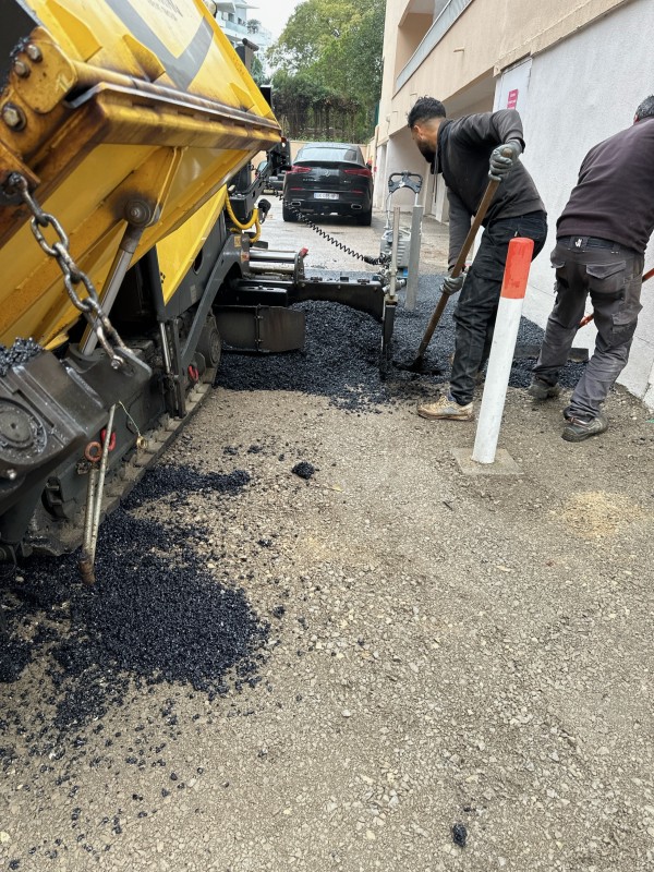 goudronner un parking et pose d’enrobé à chaud à CASTENLAU LE LEZ 