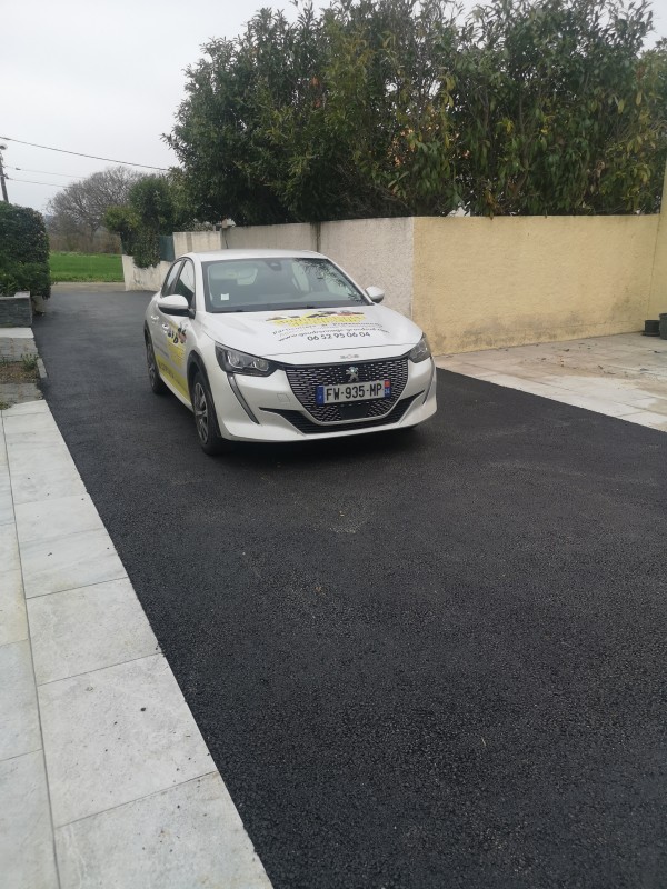 Goudronnage d'une allée chez un particulier à Beziers 