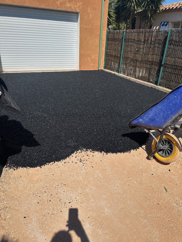 pose enrobé à chaud et goudronner une allée de maison à Perpignan 