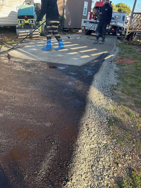 pose bicouche gris dans un camping à VIAS 