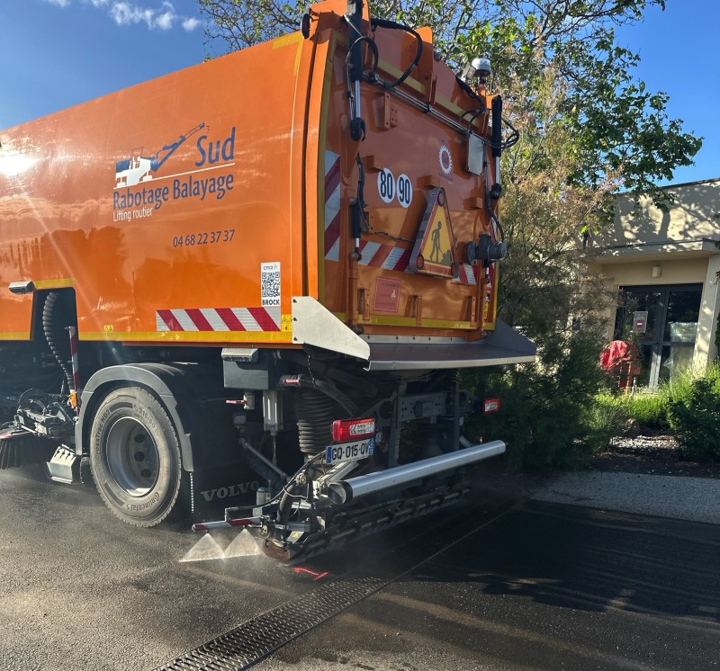 préparation pour un bicouche au campîng la CLAPE  CAP D’AGDE L’HÉRAULT 
