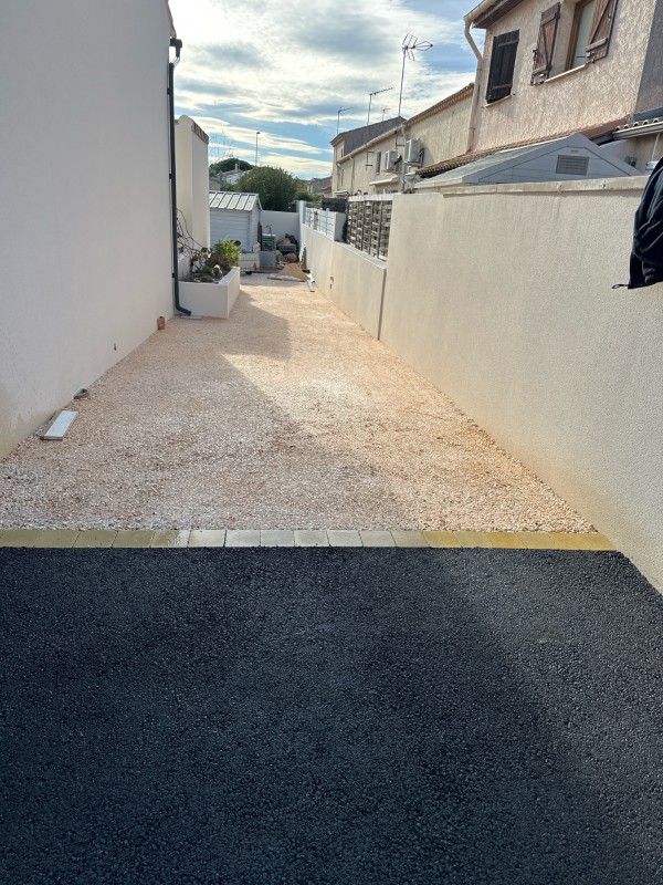 goudronner une allée de garga et pose  d’ enrobé à chaud chez un particulier au grau d’agde