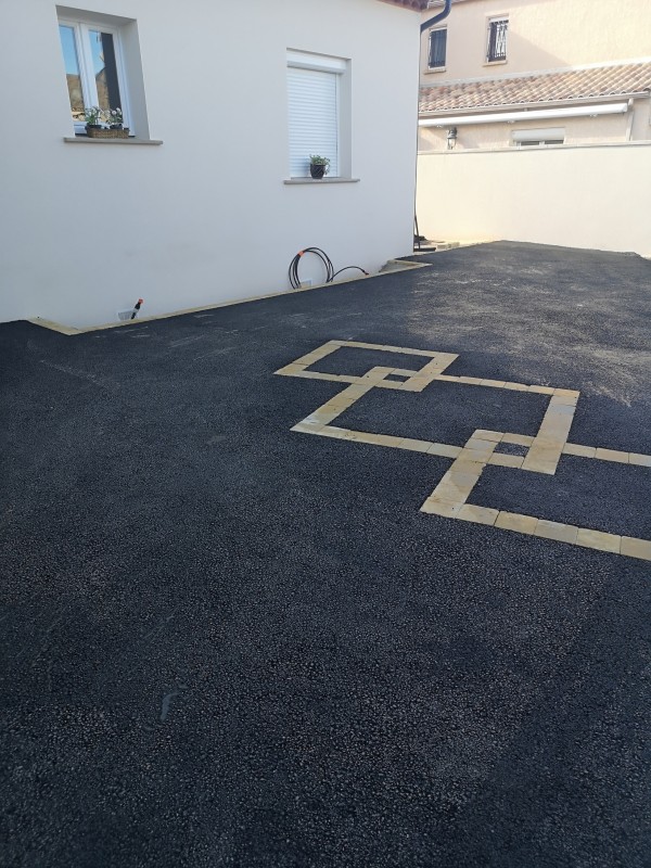goudronner une allée de garga et pose  d’ enrobé à chaud chez un particulier au grau d’agde