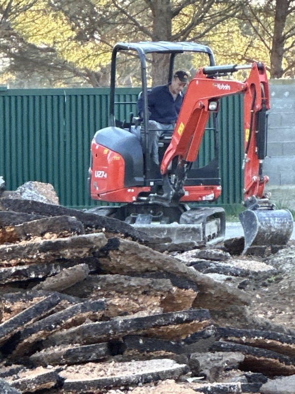 terrassement et préparation de terrain pour poser enrobé à chaud à  BARCARES 66
