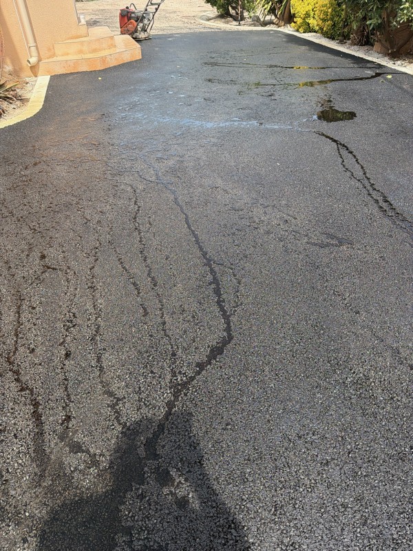 pose enrobé à chaud et goudronner un parking pour un particulier au gros d’agde