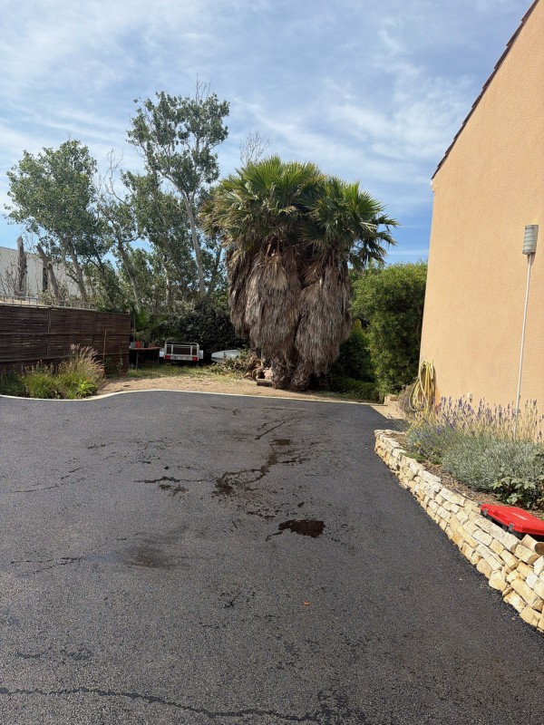 pose enrobé à chaud et goudronner un parking pour un particulier au gros d’agde
