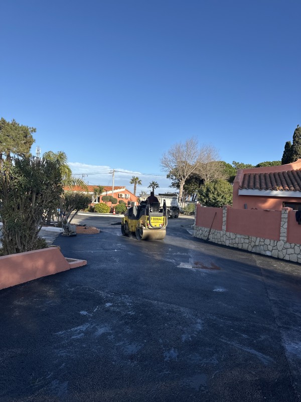 goudronnée des allées de camping et pose enrobé à chaud à barcarès à côté de Perpignan 66