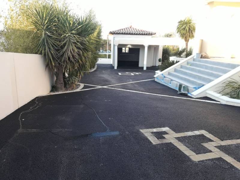 Aménagement d'un parking avec terassement du terrain à Béziers